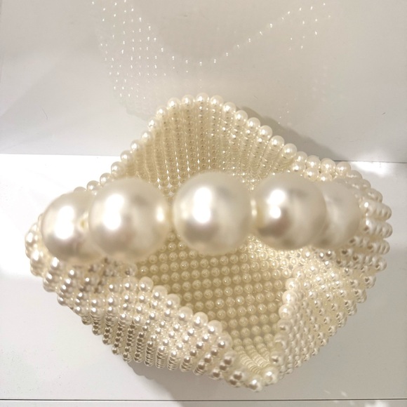 Lulus | Upgraded Glam White Pearl Handbag - Picture 8 of 11